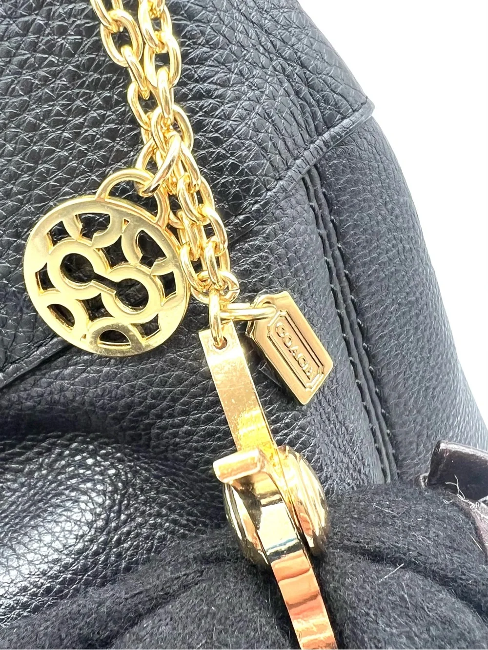Coach Gold Signature C Glove Holder Key Ring Bag Charm Chain Clip & Dust Bag